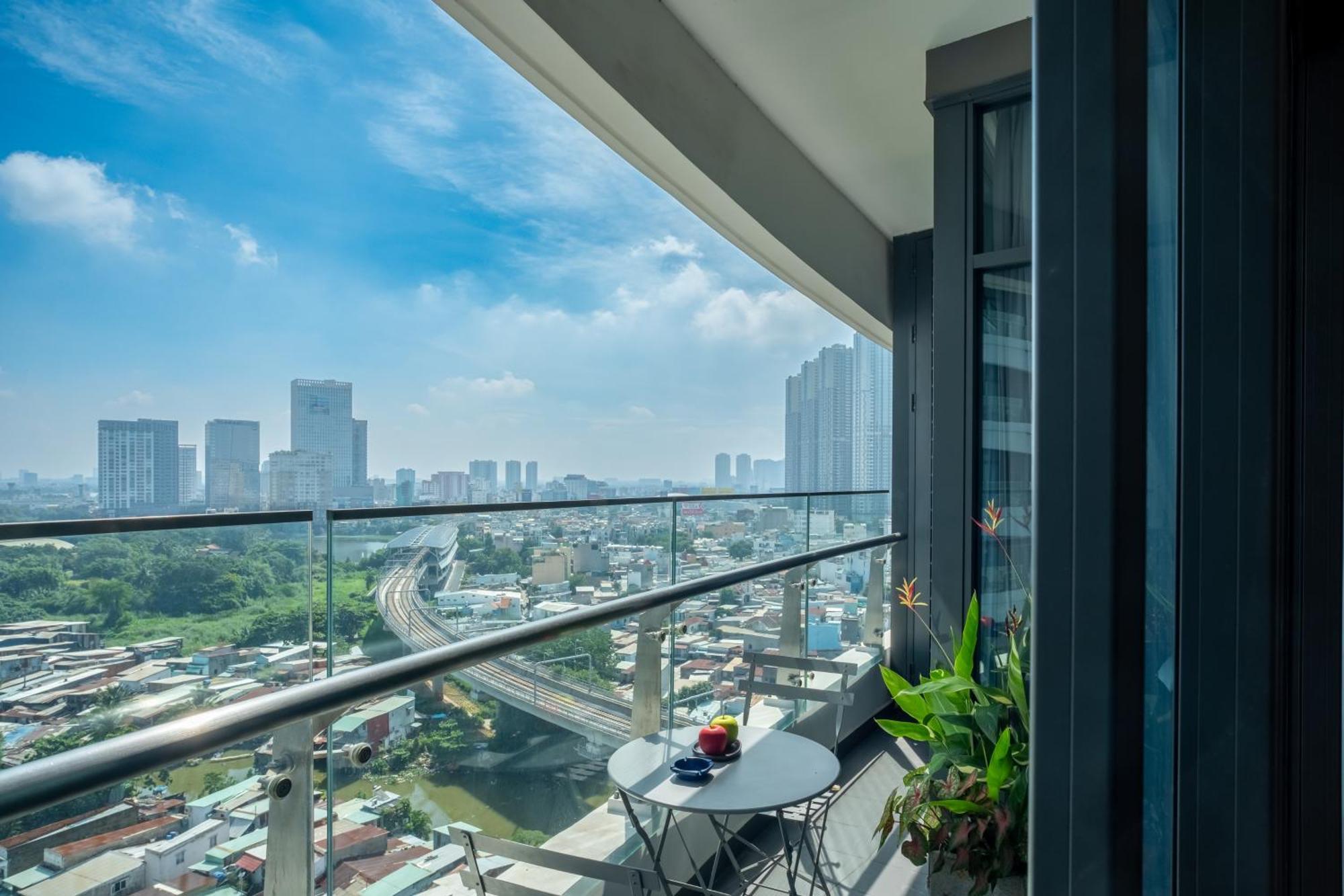 Lux Executive At Garden By Circadian * Ho Chi Minh City